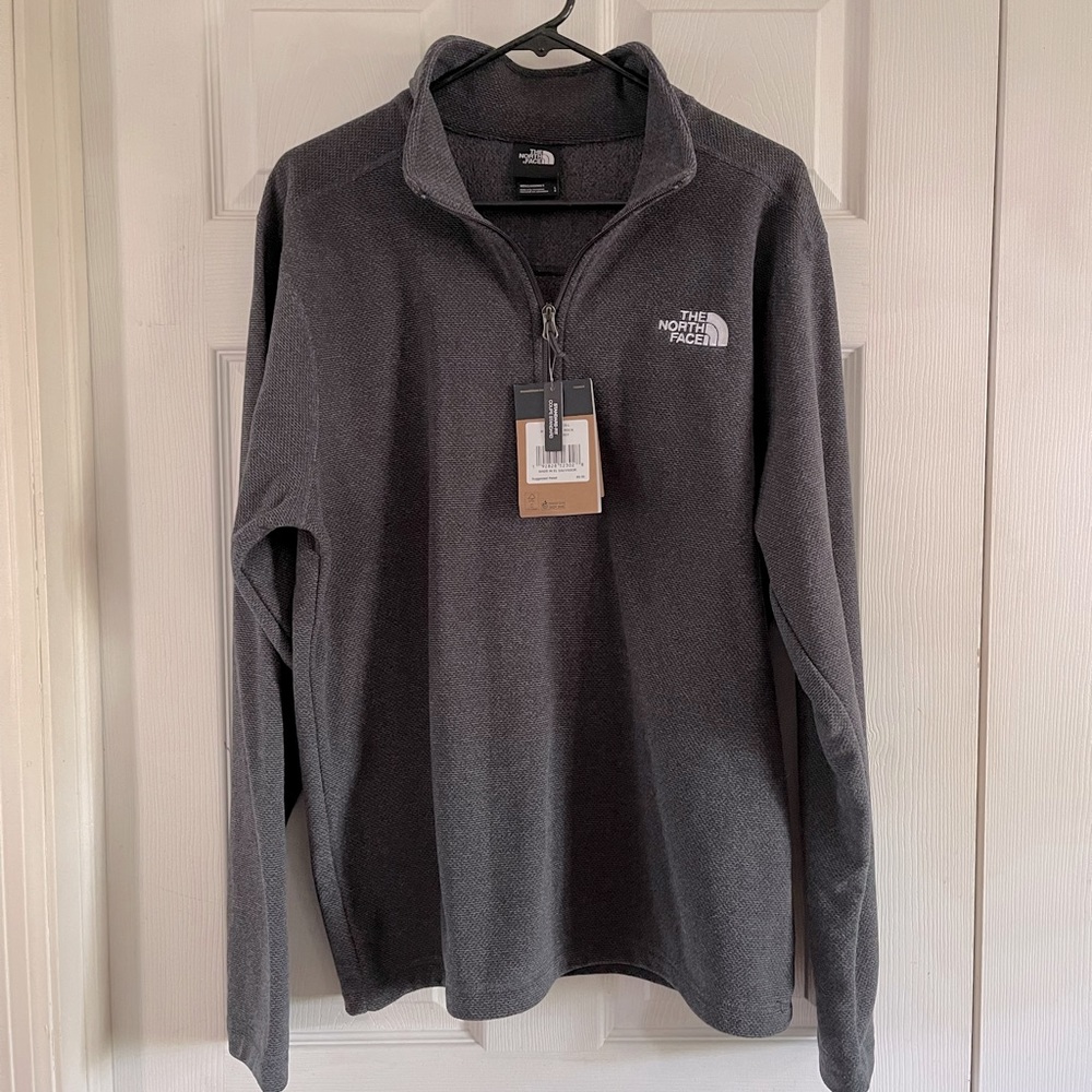 Brand new with tags men’s North Face half zip up lightweight jacket!